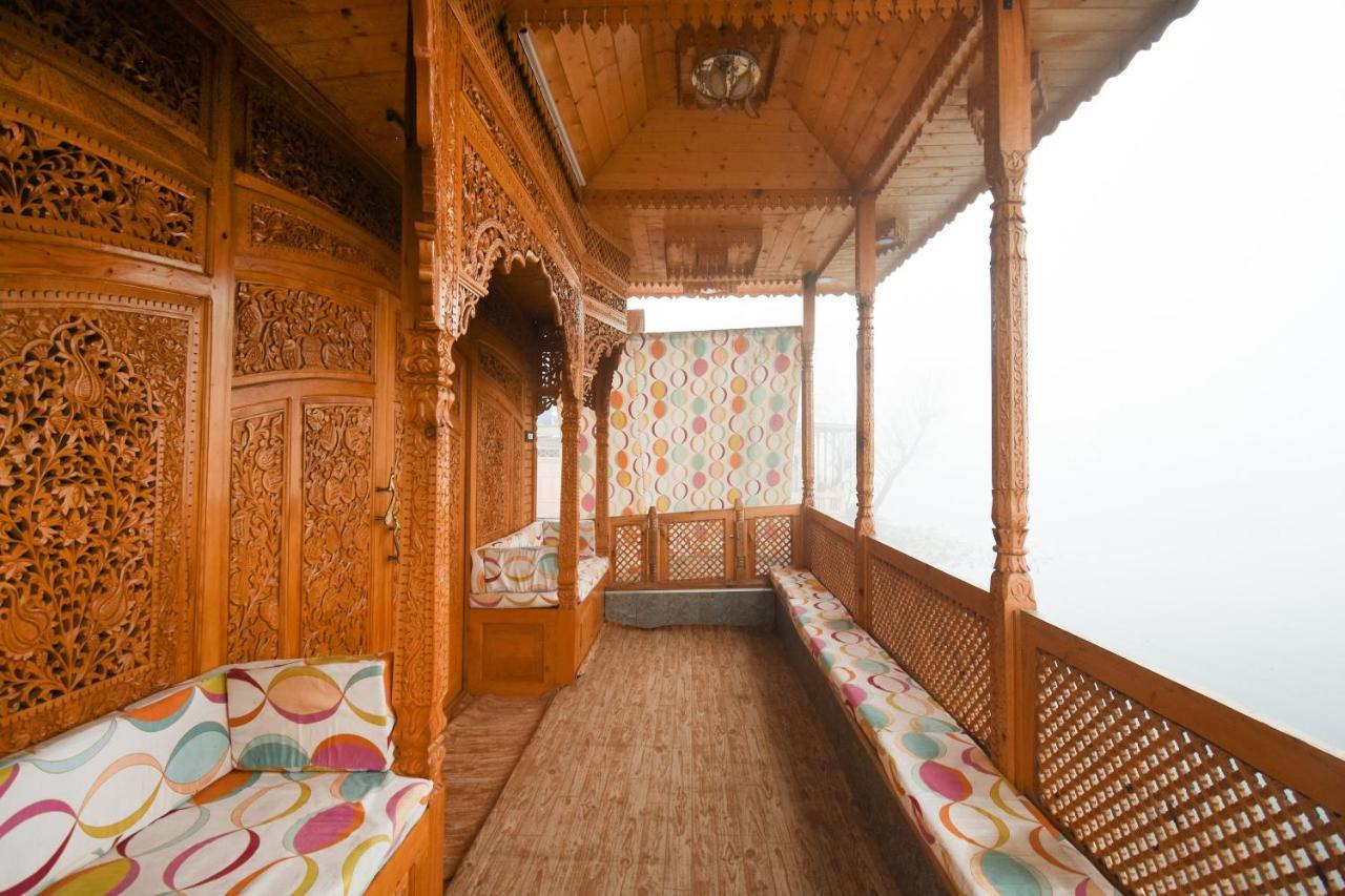 Oyo 66637 Merlin Group Of Houseboats Otel Srīnagar Dış mekan fotoğraf
