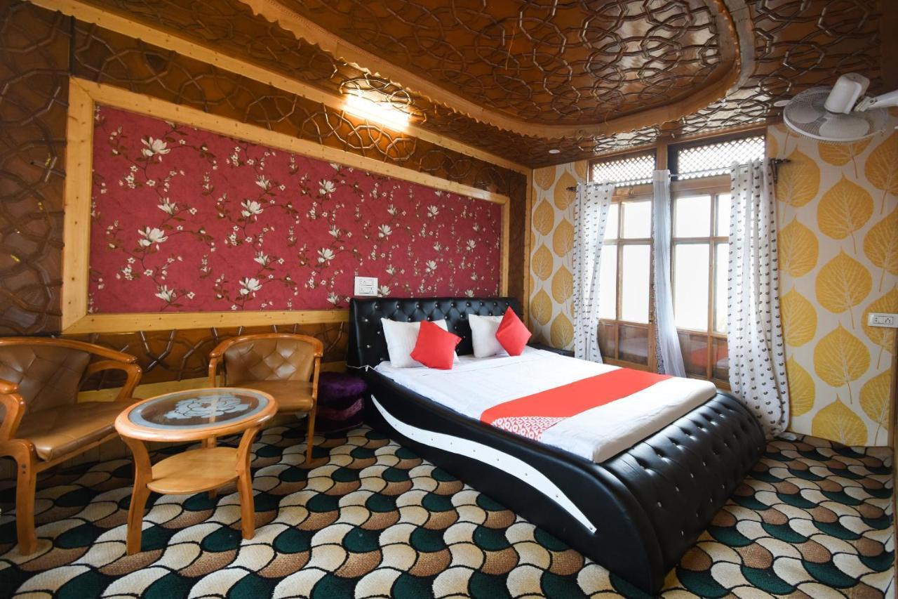 Oyo 66637 Merlin Group Of Houseboats Otel Srīnagar Dış mekan fotoğraf